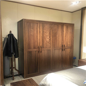 全屋實木定制的衣柜受潮發(fā)霉怎么辦？